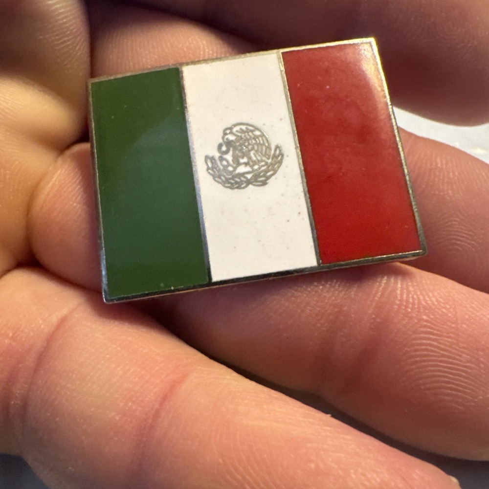 Vintage Mexican Flag Lapel Hat  Pin Coat Collectible Charm - Picture 4 of 5